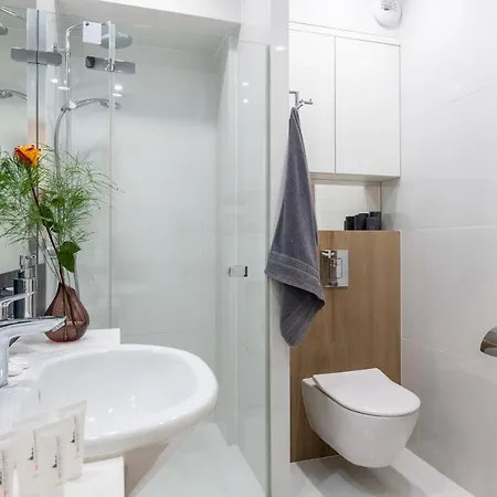 Chlodna P&o Serviced Apartment