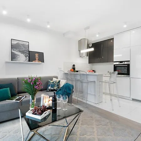 Apartment Chlodna P&o Serviced Warsaw